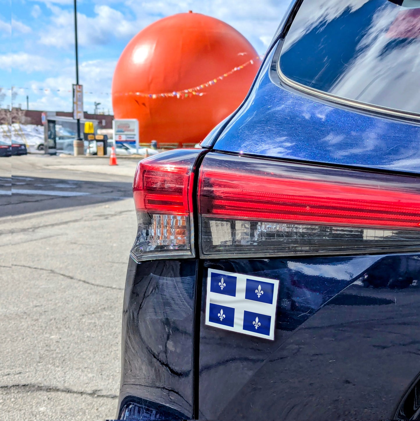 Quebec Flag Vinyl Sticker - PhiloPerse