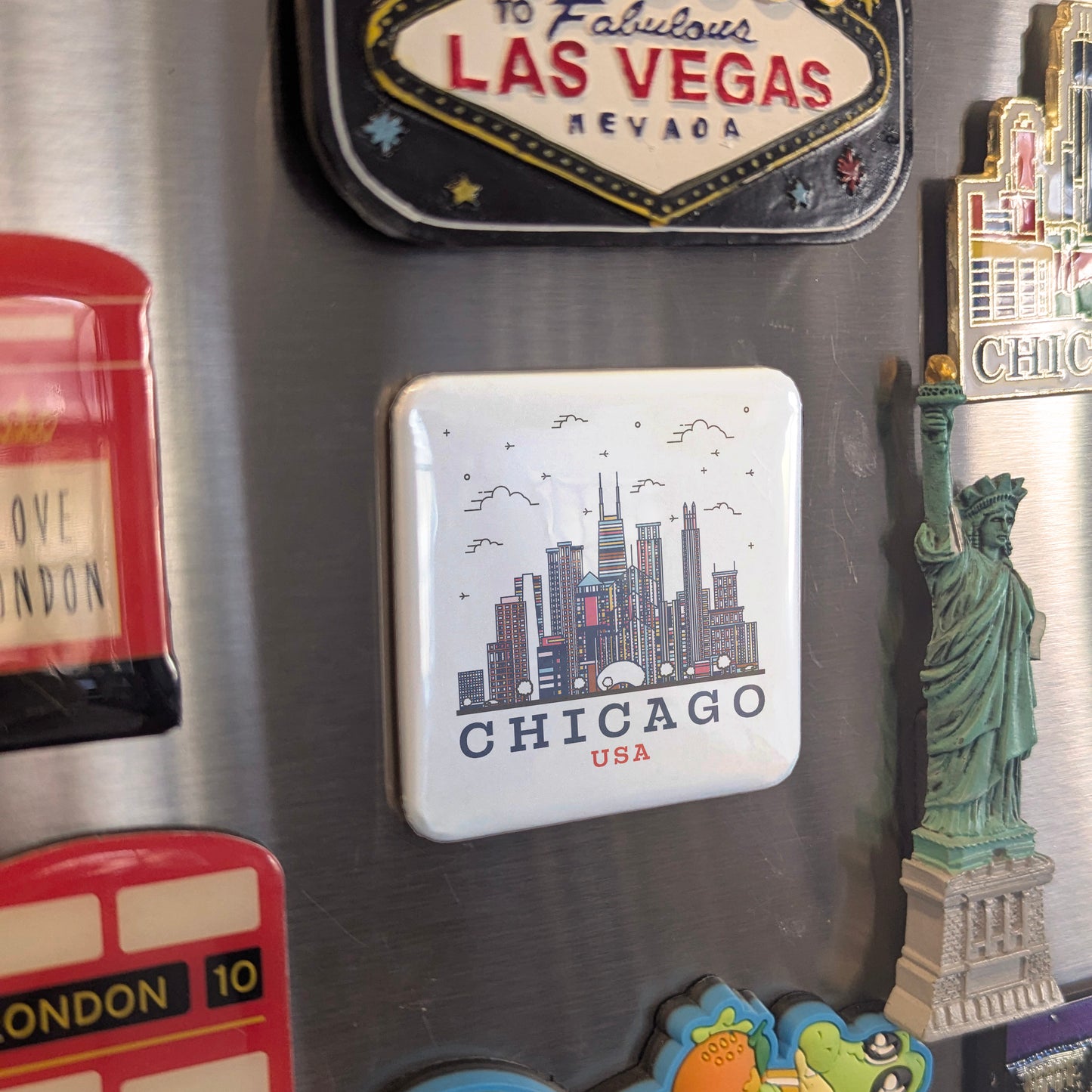 Chicago Illinois Magnet | City Skyline Illustration | 2×2 | Made in Canada - PhiloPerse