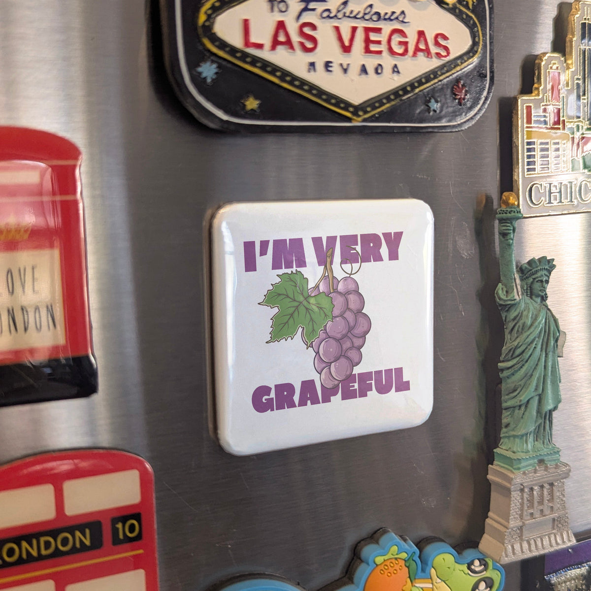 I'm Very Grapeful Magnet | A Bunch of Thanks | 2×2 | Made in Canada - PhiloPerse
