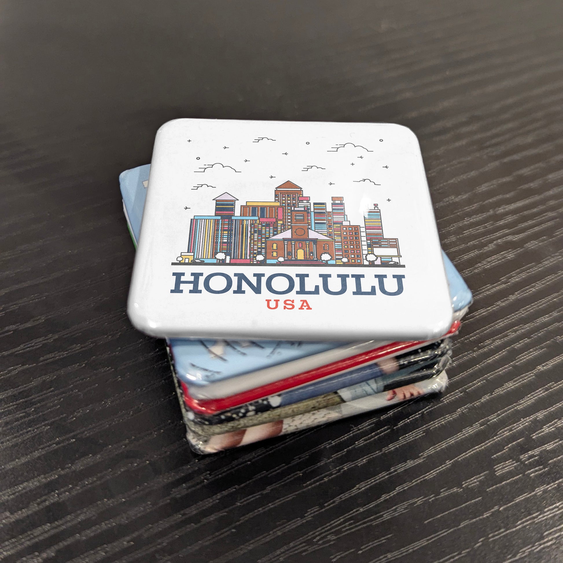Honolulu Hawaii Magnet | City Skyline | 2×2 | Made in Canada - PhiloPerse