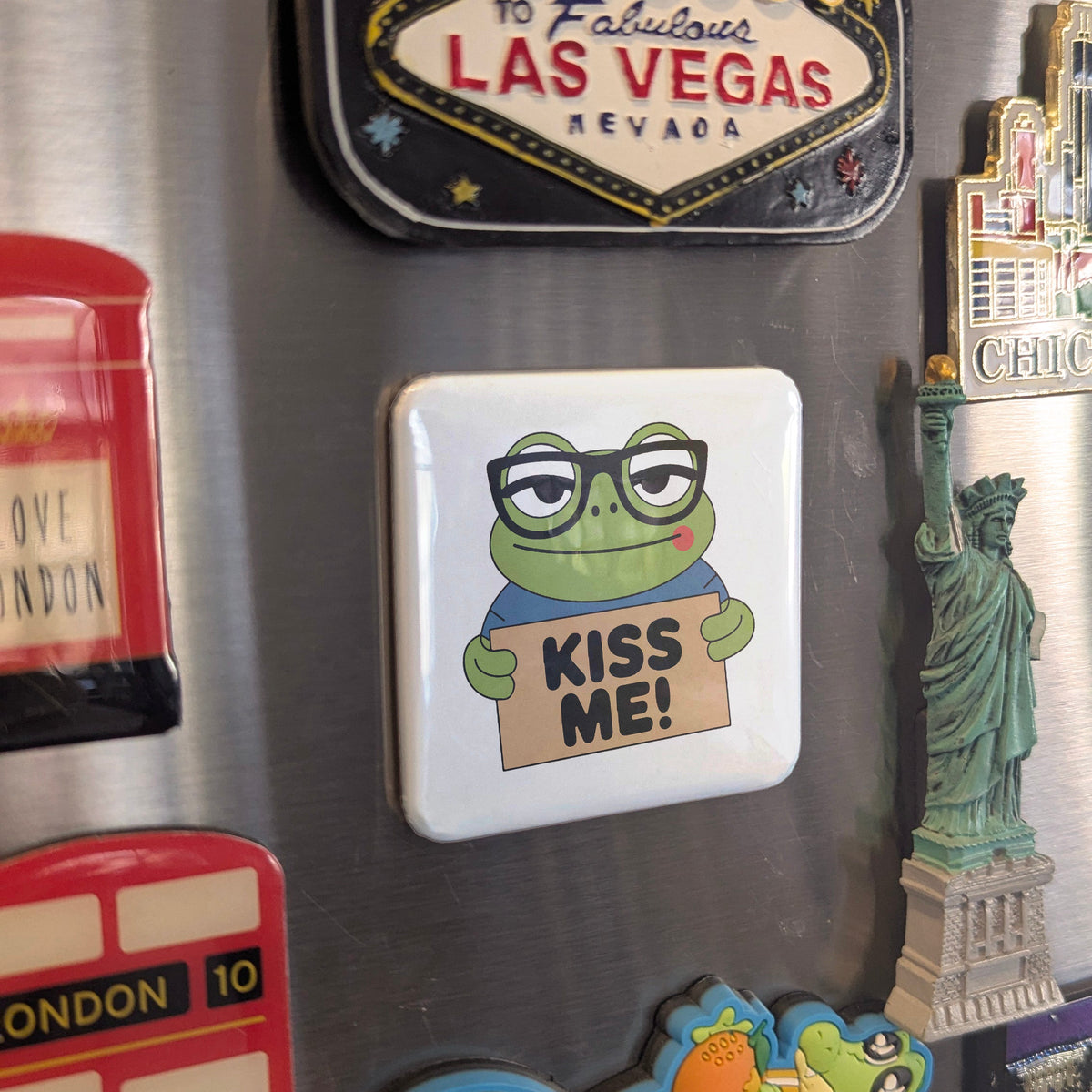 Kiss Me Frog Magnet | A Little Frog Romance | 2×2 | Made in Canada - PhiloPerse