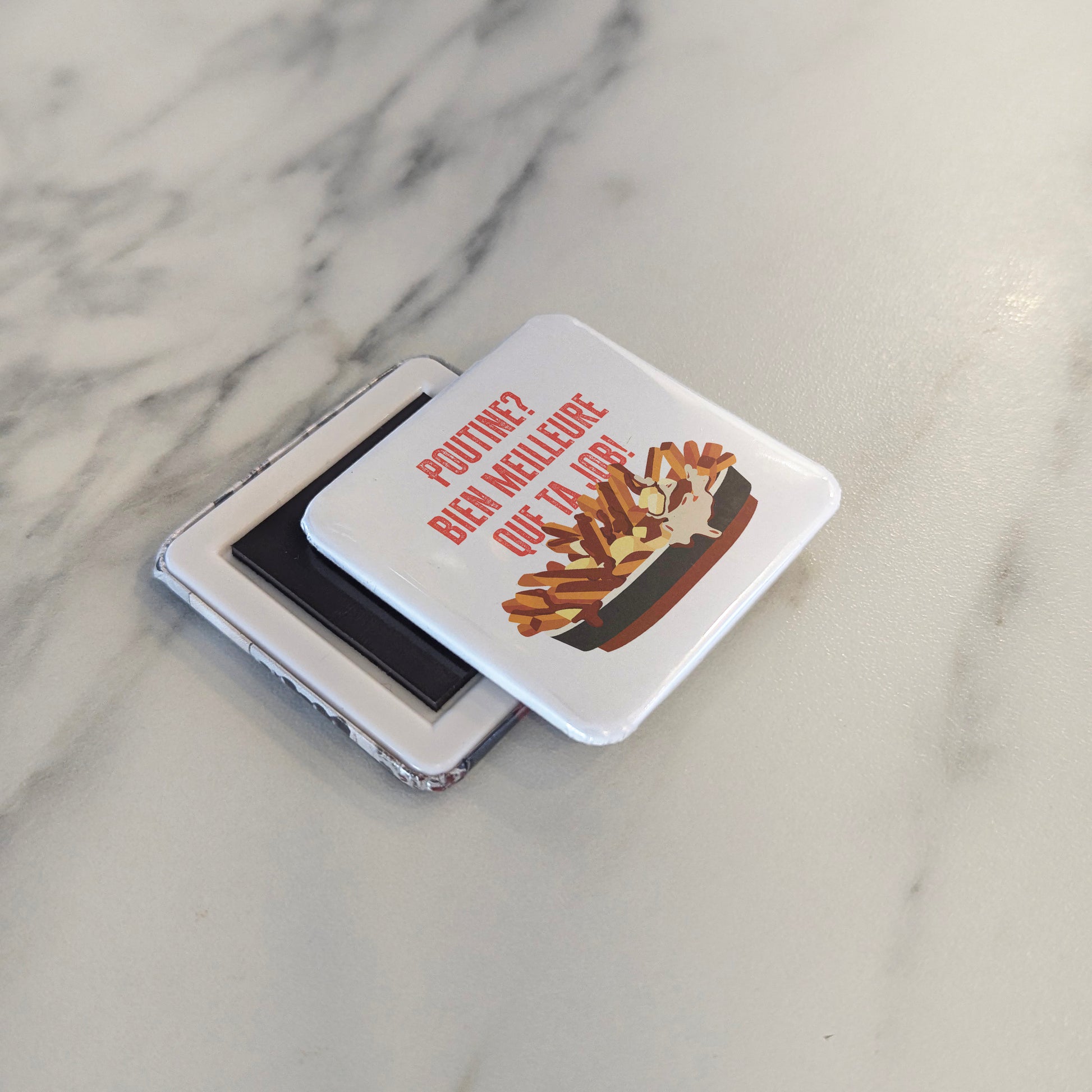 Poutine - bien meilleure que ta job Fridge Magnet - PhiloPerse
