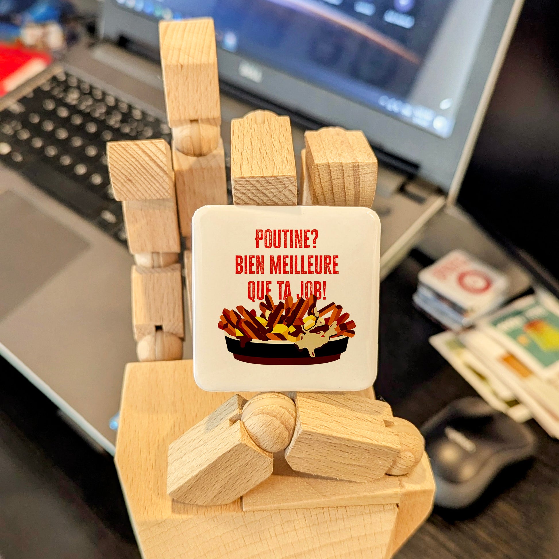 Poutine - bien meilleure que ta job Fridge Magnet - PhiloPerse